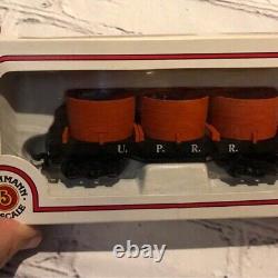 Bachmann HO Scale Electric Train with cars and buildings