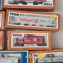 Huge Lot Tyco Athearn HO Scale Model Train Locomotive Cars Tracks Accesories