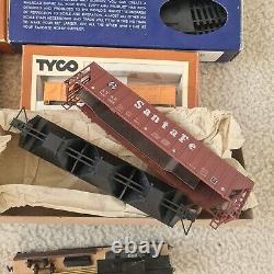 Huge Lot Tyco Athearn HO Scale Model Train Locomotive Cars Tracks Accesories