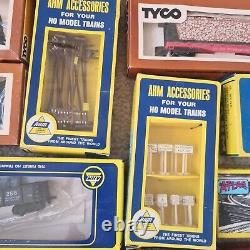 Huge Lot Tyco Athearn HO Scale Model Train Locomotive Cars Tracks Accesories