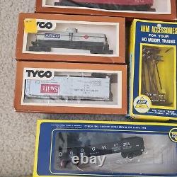 Huge Lot Tyco Athearn HO Scale Model Train Locomotive Cars Tracks Accesories