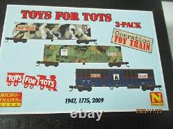 Micro-Trains # 98302233 Toys for Tots 3 Pack in Foam Insert N-Scale