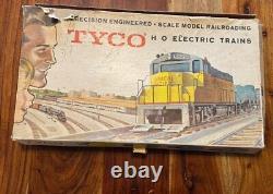 Tyco Electric Model Train Set T-6521 CN Rail Kahn's Car HO Scale Mantua VTG