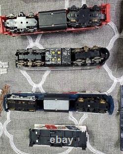 Vintage HO Scale Model Train Cars Tracks UNTESTED Or PARTS/REPAIR Tyco Bachmann