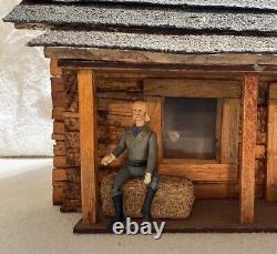 Maquette de train miniature à l'échelle G en bois, pierre, plexiglas, cabane en rondins de style vintage 2