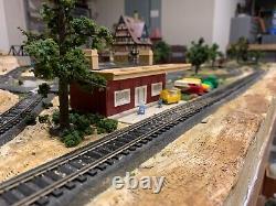Maquette de train miniature à l'échelle HO (comprend des fournitures de construction et des locomotives)