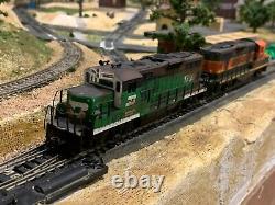 Maquette de train miniature à l'échelle HO (comprend des fournitures de construction et des locomotives)