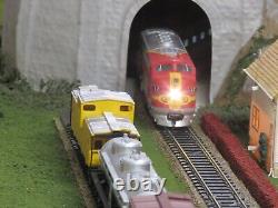 Maquette de train miniature à l'échelle Ho (voir les photos)