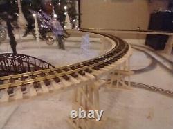 Modèle de train miniature à l'échelle G Trestle de Noël MAPLEWOOD 12 Full Set Up pour LGB USA PIKO