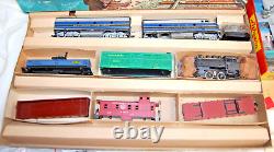 Voitures de train miniature à l'échelle HO vintage, pistes, plus un lot POUR PIÈCES SEULEMENT XM1586